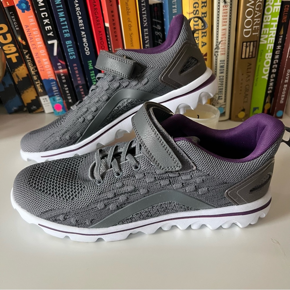 Propet TravelActiv™ Axial Women's Sneaker 9.5 Wide Grey/Purple